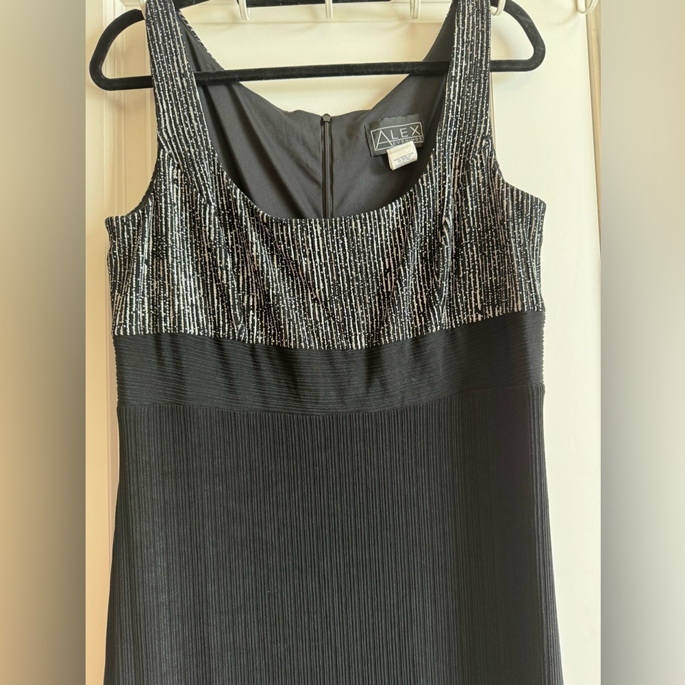 ALEX EVENINGS BLACK LONG SLEEVELESS DRESS